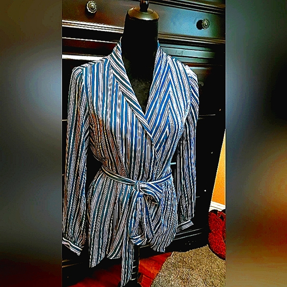 🎉NWT ! BCBG WRAP BLOUSE